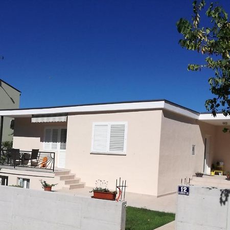 Appartamento Apartman Anni Porec Esterno foto