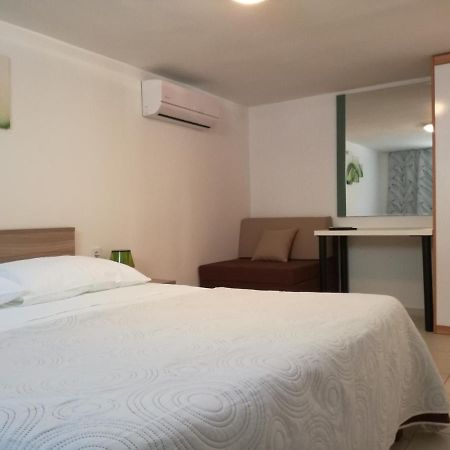 Appartamento Apartman Anni Porec Esterno foto