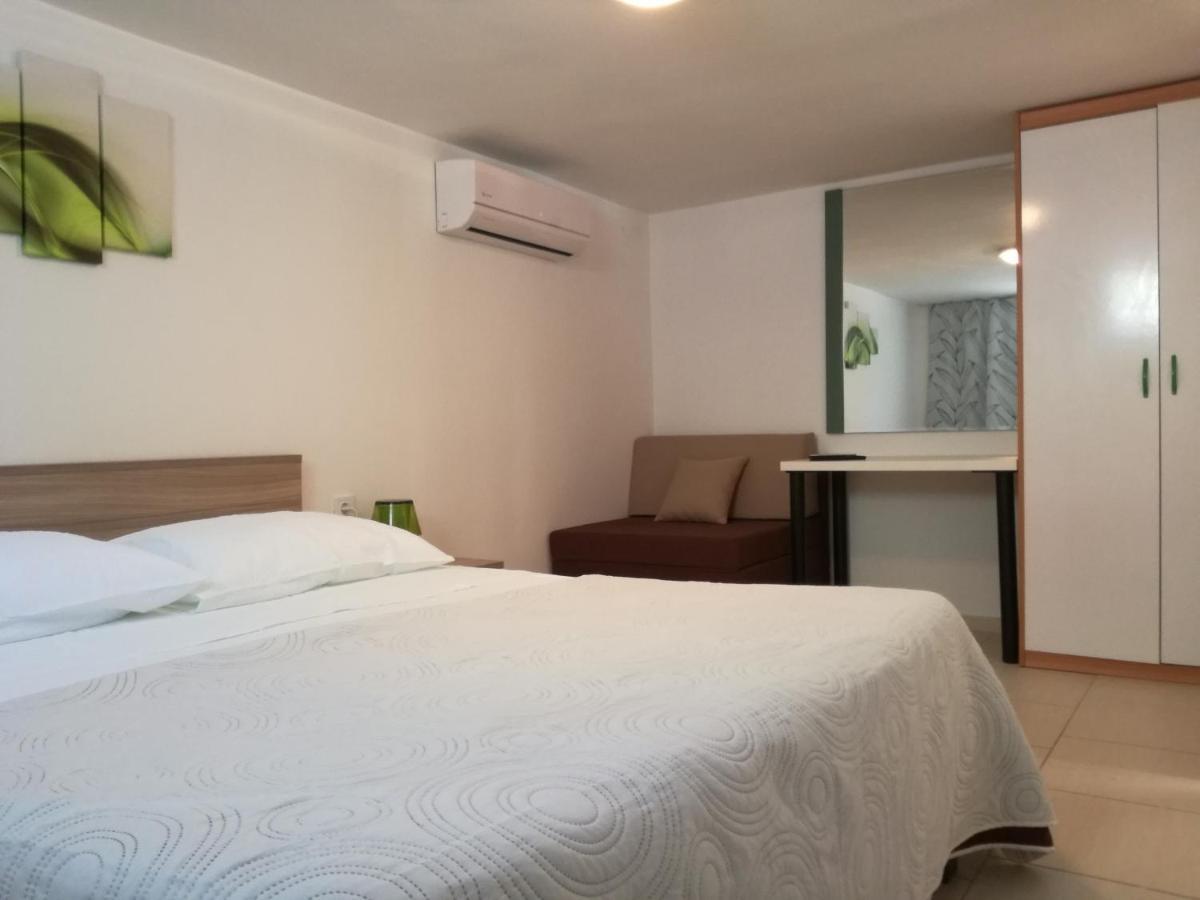 Appartamento Apartman Anni Porec Esterno foto
